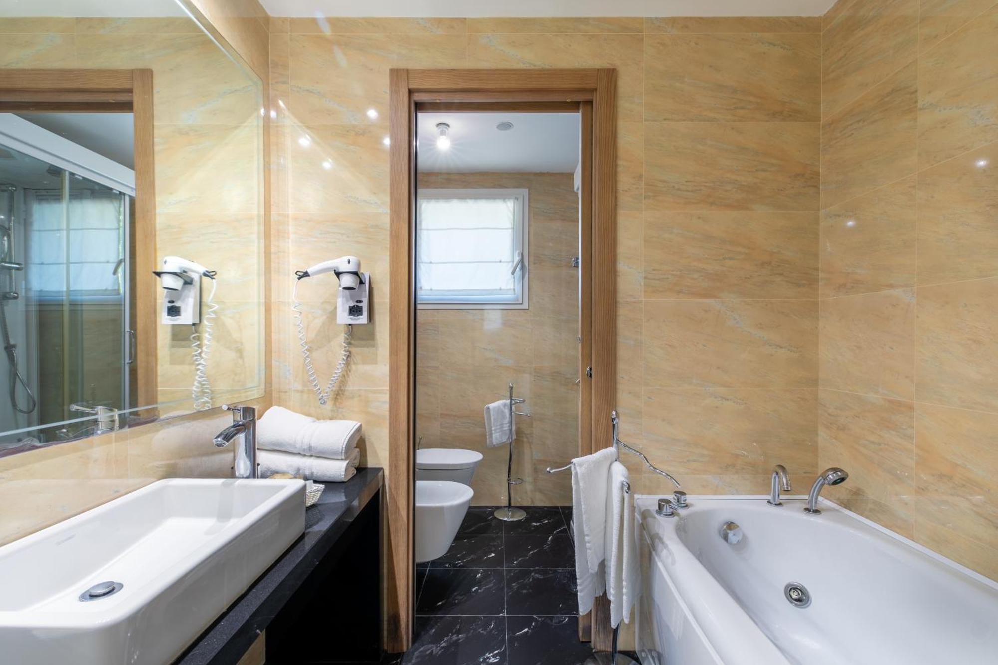 Hotel Villa Doimo لينانو سابيادورو المظهر الخارجي الصورة